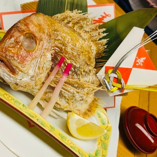 木曽路のお食い初めの鯛の写真